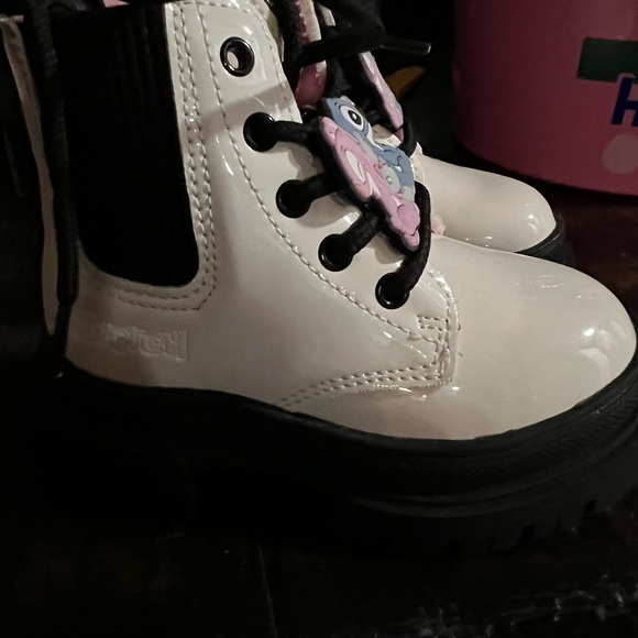 Primark size 7 baby/toddler stitch combat boots great condition never worn - Picture 4 of 4